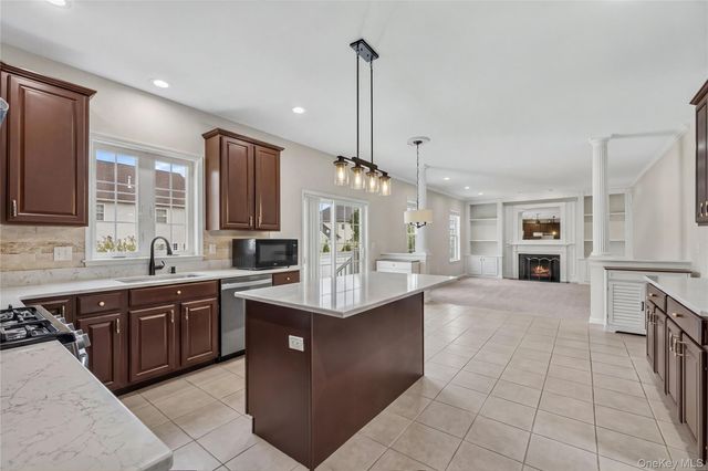 2506 Constitution Way, New Windsor, NY 12553