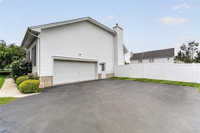 2506 Constitution Way, New Windsor, NY 12553