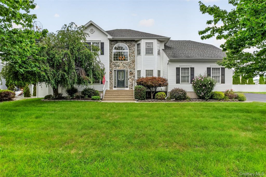 2506 Constitution Way, New Windsor, NY 12553 — exterior