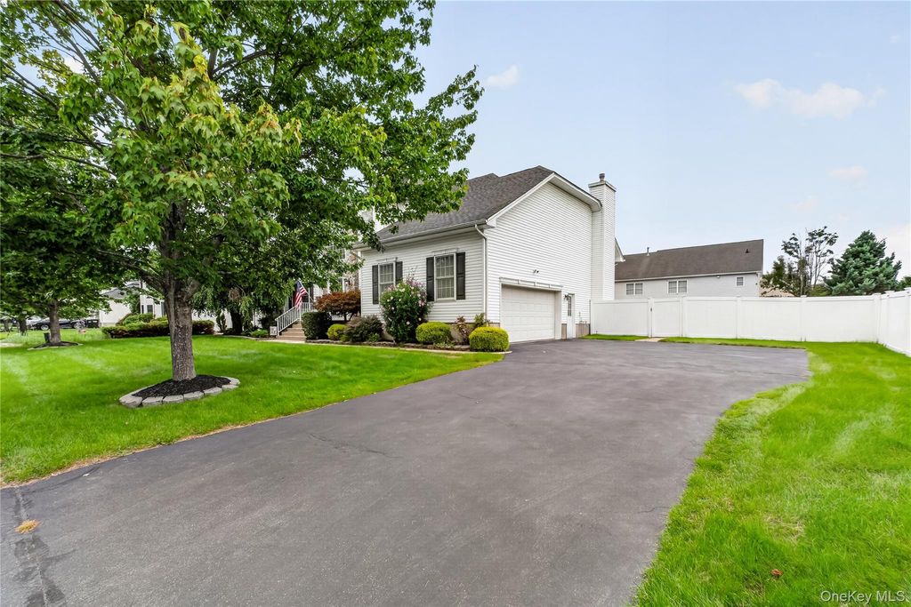 2506 Constitution Way, New Windsor, NY 12553 — photo 3