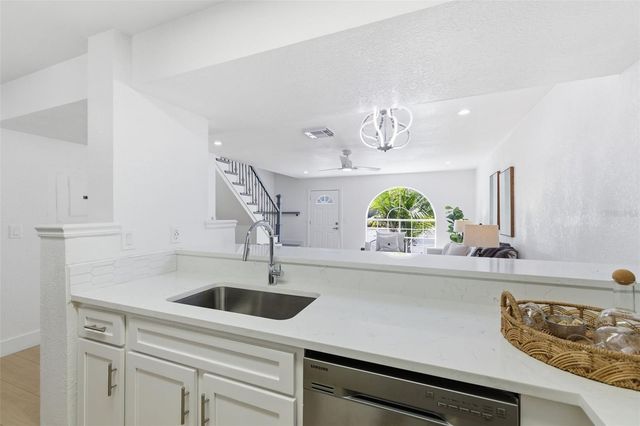 1555 CHATEAUX DE VILLE COURT, Clearwater, FL 33764