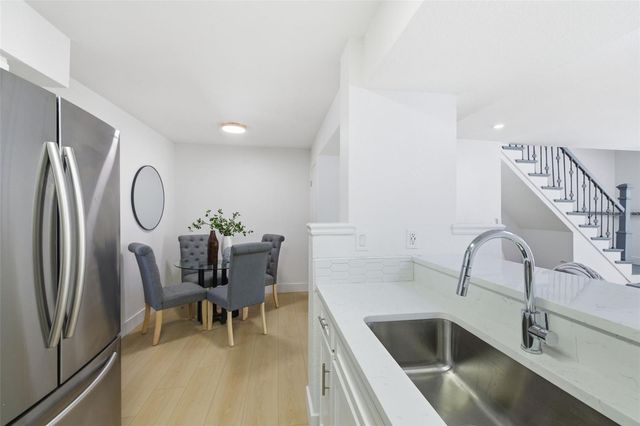 1555 CHATEAUX DE VILLE COURT, Clearwater, FL 33764