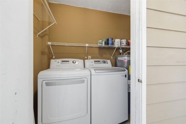 1555 CHATEAUX DE VILLE COURT, Clearwater, FL 33764