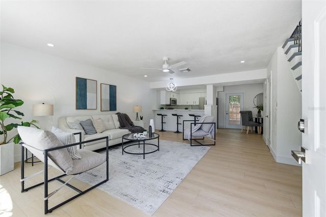 1555 CHATEAUX DE VILLE COURT, Clearwater, FL 33764