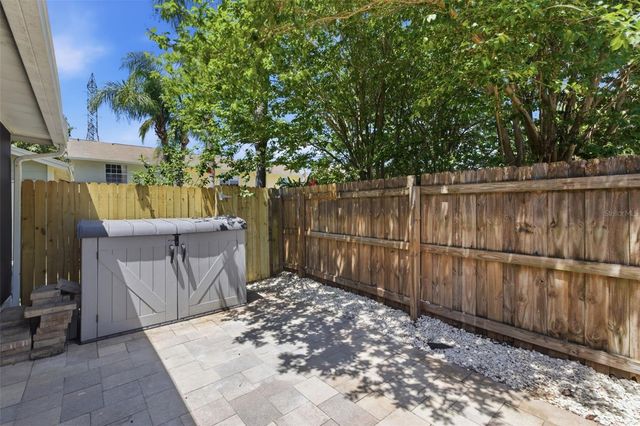 1555 CHATEAUX DE VILLE COURT, Clearwater, FL 33764