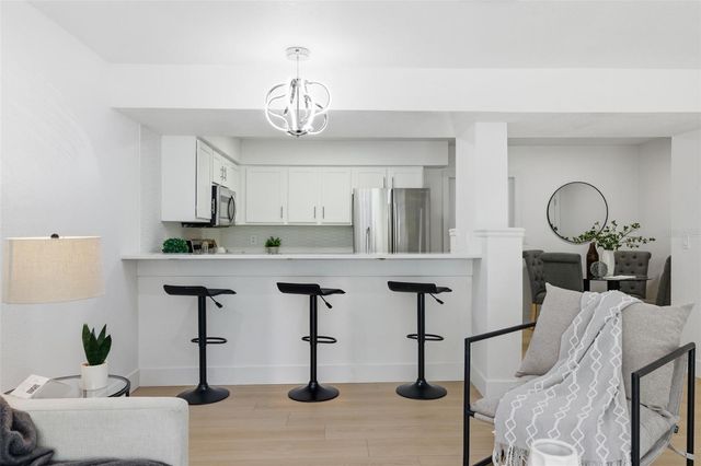 1555 CHATEAUX DE VILLE COURT, Clearwater, FL 33764