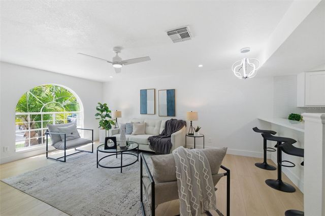 1555 CHATEAUX DE VILLE COURT, Clearwater, FL 33764