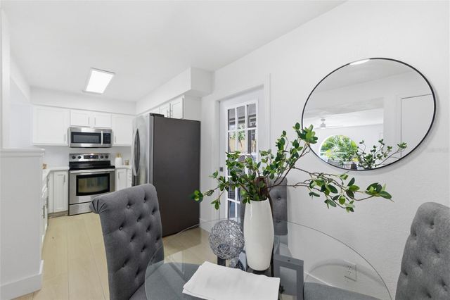 1555 CHATEAUX DE VILLE COURT, Clearwater, FL 33764