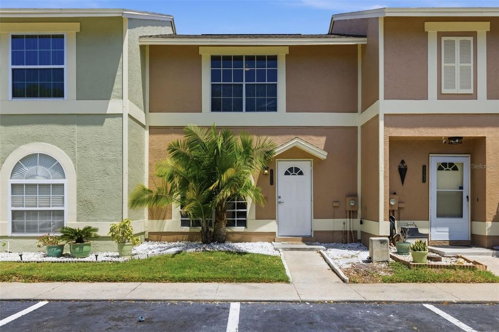 1555 CHATEAUX DE VILLE COURT, Clearwater, FL 33764