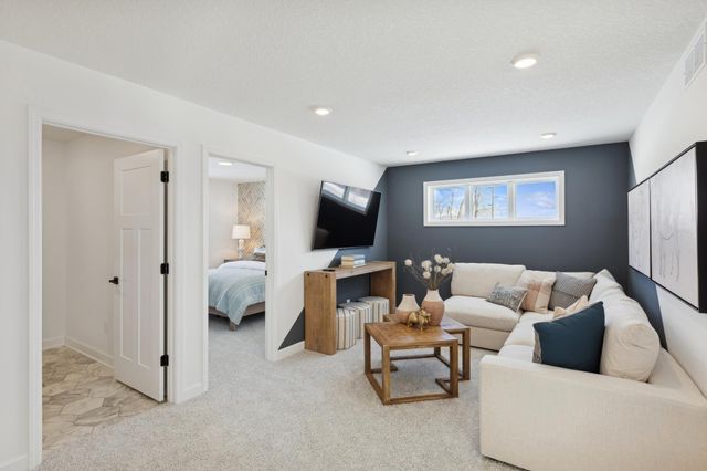 1071 Adamstown Drive, Rosemount, MN 55068