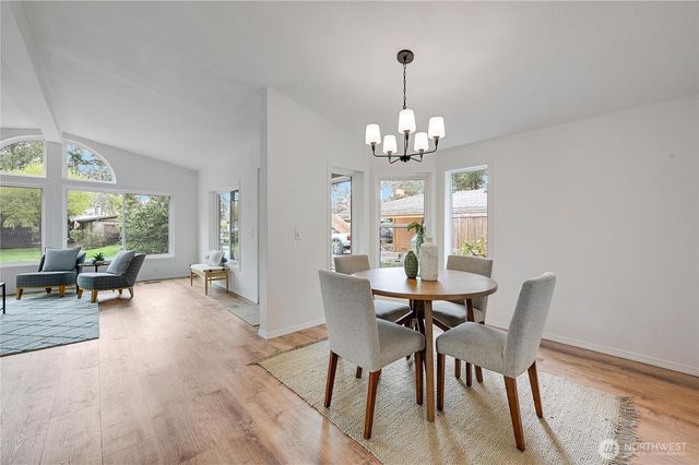 2090 Victoria Avenue, Port Townsend, WA 98368