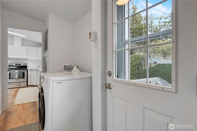 2090 Victoria Avenue, Port Townsend, WA 98368