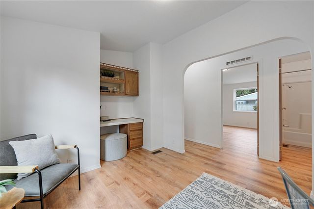 2090 Victoria Avenue, Port Townsend, WA 98368