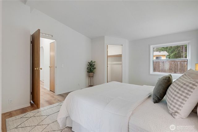 2090 Victoria Avenue, Port Townsend, WA 98368