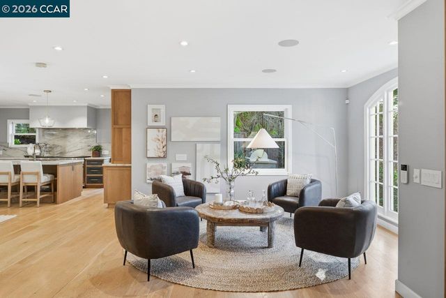 780 Carlston Ave, Oakland, CA 94610