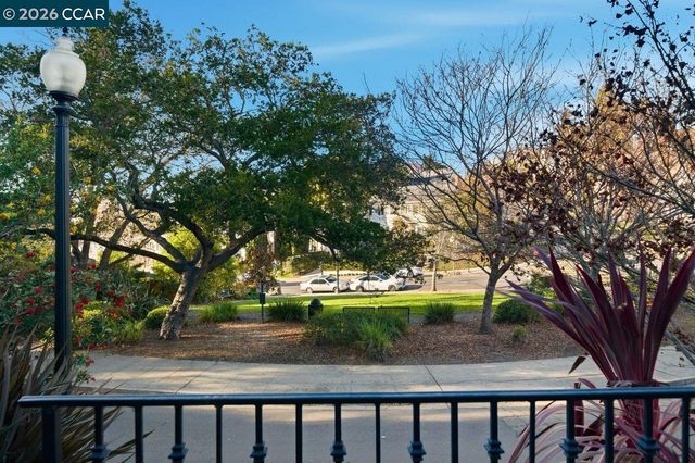 780 Carlston Ave, Oakland, CA 94610