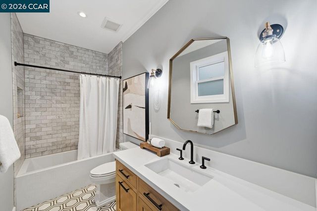 780 Carlston Ave, Oakland, CA 94610