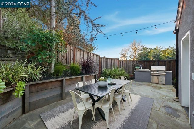 780 Carlston Ave, Oakland, CA 94610