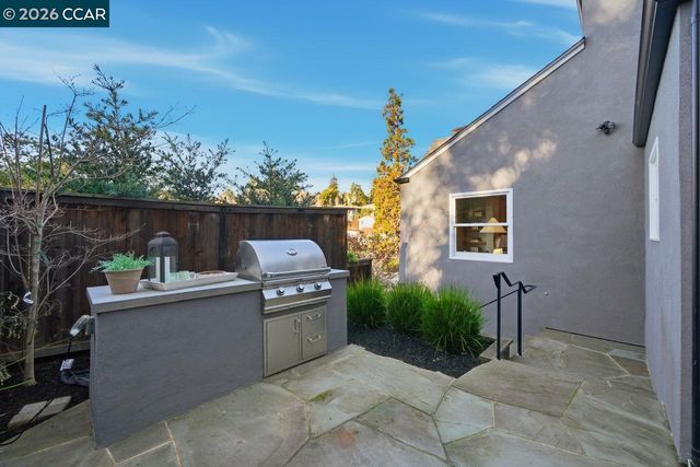 780 Carlston Ave, Oakland, CA 94610