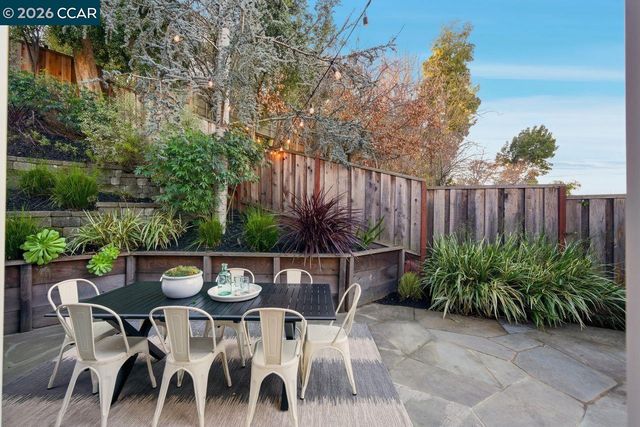 780 Carlston Ave, Oakland, CA 94610