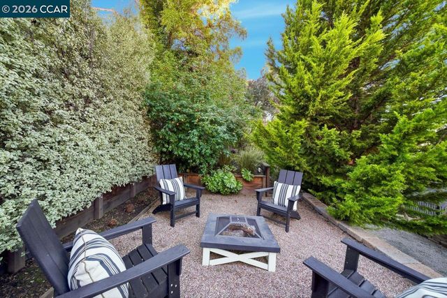 780 Carlston Ave, Oakland, CA 94610