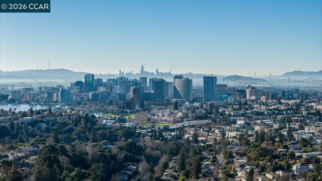 780 Carlston Ave, Oakland, CA 94610