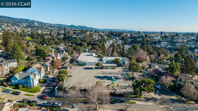 780 Carlston Ave, Oakland, CA 94610