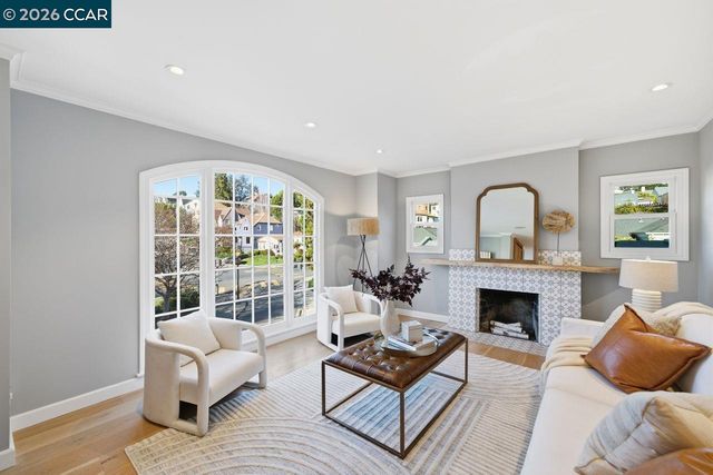 780 Carlston Ave, Oakland, CA 94610