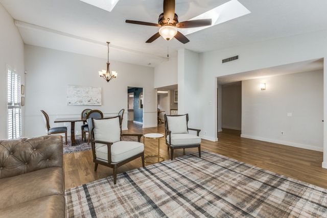 10819 Wallbrook Drive, Dallas, TX 75238