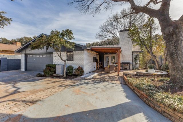 10819 Wallbrook Drive, Dallas, TX 75238