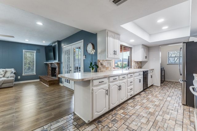 10819 Wallbrook Drive, Dallas, TX 75238