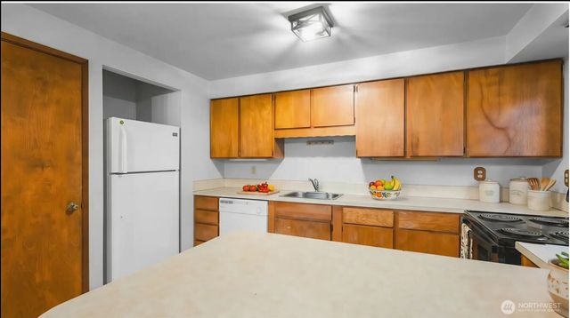 17118 Riverview Way E, Enumclaw, WA 98022