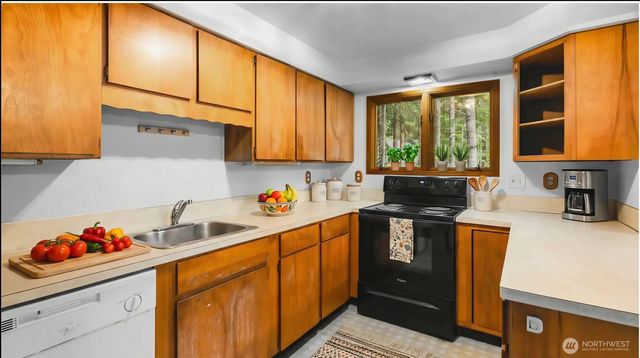 17118 Riverview Way E, Enumclaw, WA 98022