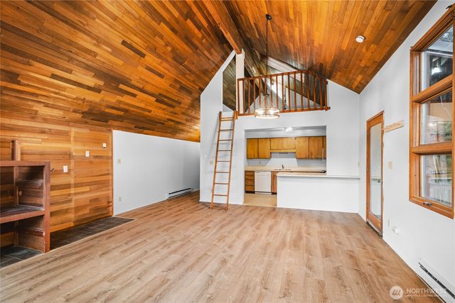 17118 Riverview Way E, Enumclaw, WA 98022