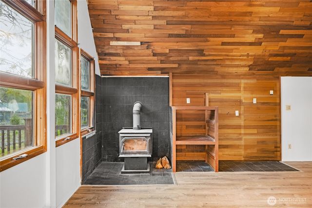 17118 Riverview Way E, Enumclaw, WA 98022