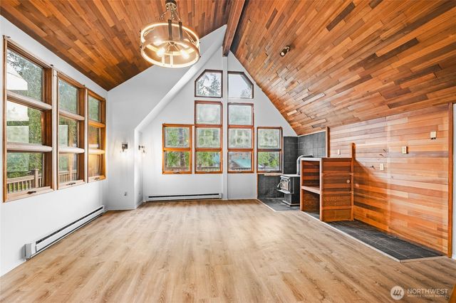 17118 Riverview Way E, Enumclaw, WA 98022