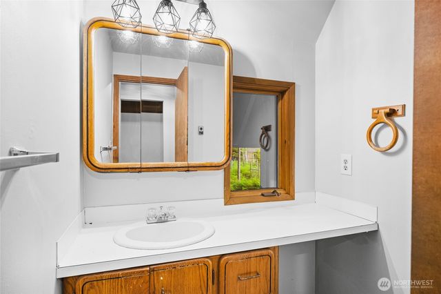 17118 Riverview Way E, Enumclaw, WA 98022