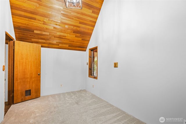 17118 Riverview Way E, Enumclaw, WA 98022