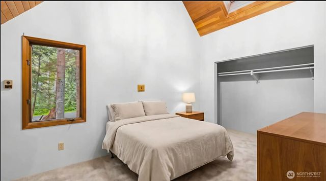 17118 Riverview Way E, Enumclaw, WA 98022