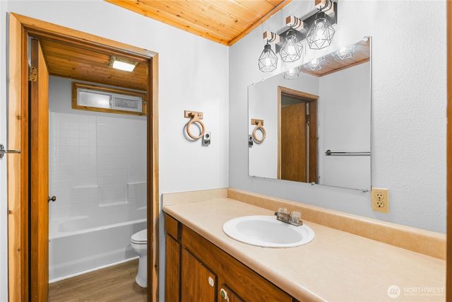 17118 Riverview Way E, Enumclaw, WA 98022