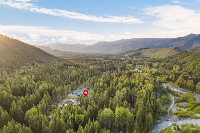 17118 Riverview Way E, Enumclaw, WA 98022