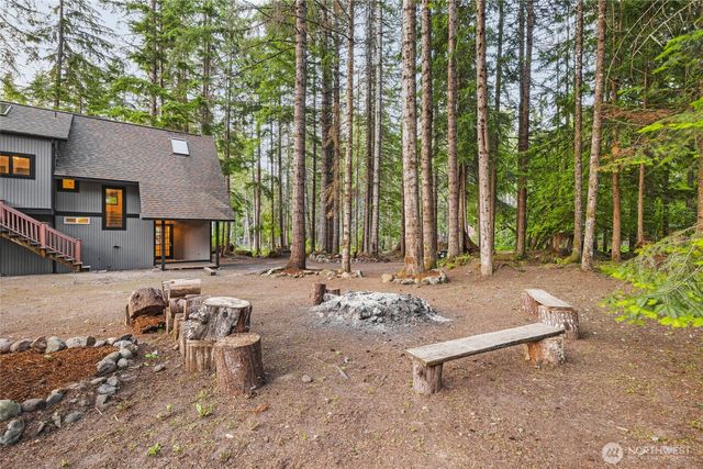 17118 Riverview Way E, Enumclaw, WA 98022