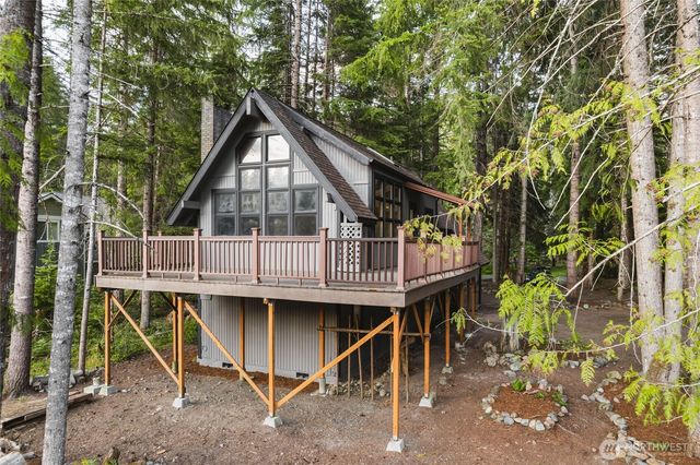 17118 Riverview Way E, Enumclaw, WA 98022