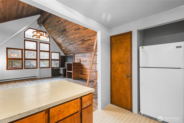 17118 Riverview Way E, Enumclaw, WA 98022