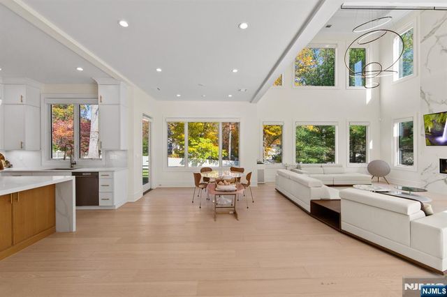 3 Mountain View Court, Demarest, NJ 07627