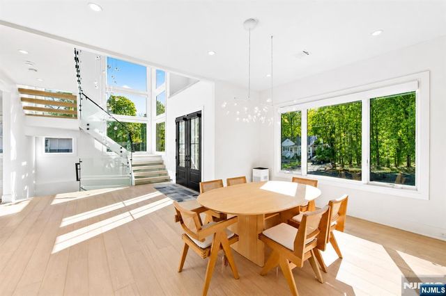 3 Mountain View Court, Demarest, NJ 07627