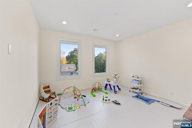 3 Mountain View Court, Demarest, NJ 07627