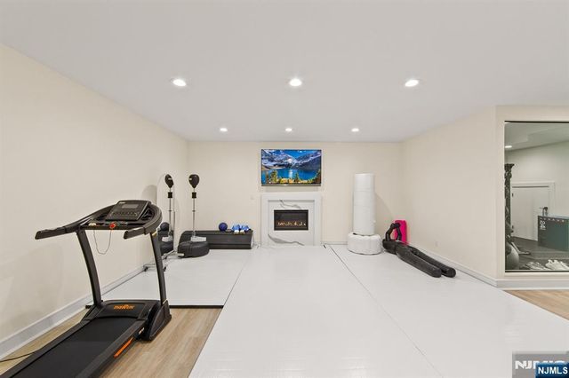 3 Mountain View Court, Demarest, NJ 07627