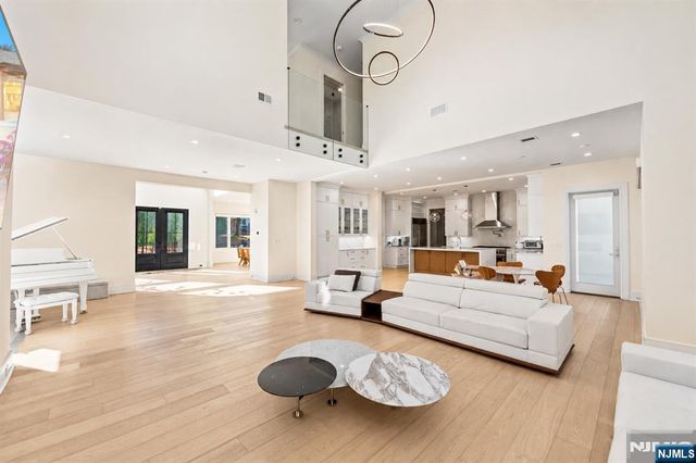3 Mountain View Court, Demarest, NJ 07627