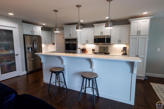 2701 Twin Lakes Dr, Emporia, KS 66801